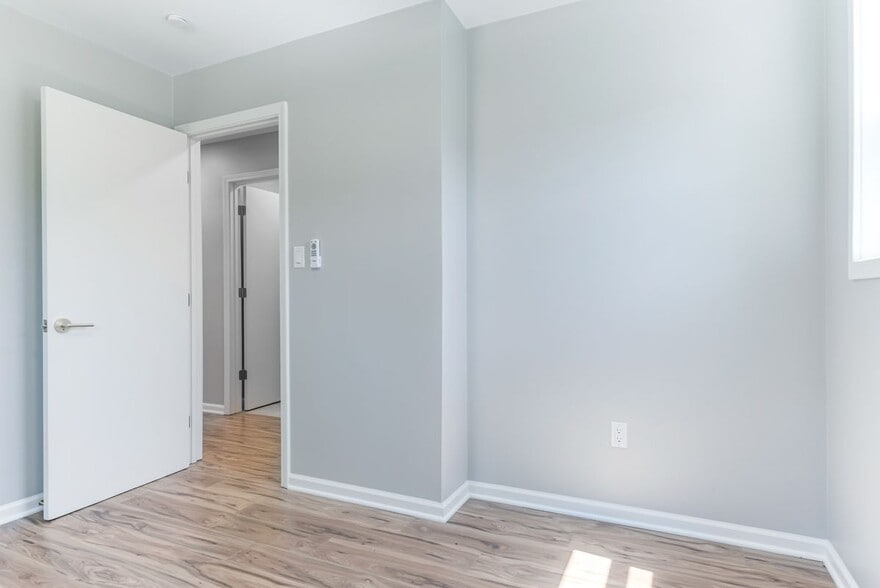 Building Photo - 2721 S 51st Terrace