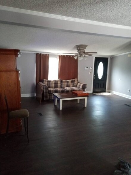 Building Photo - 1 Whaler Pl