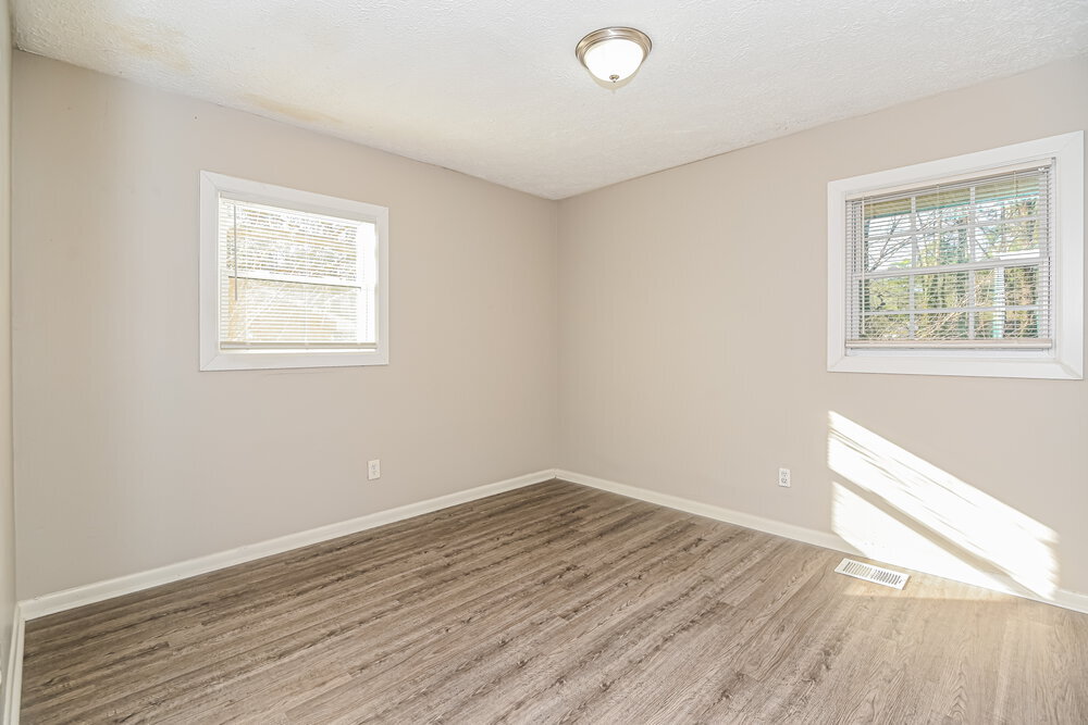 Building Photo - 2870 Valley Brook Dr SW