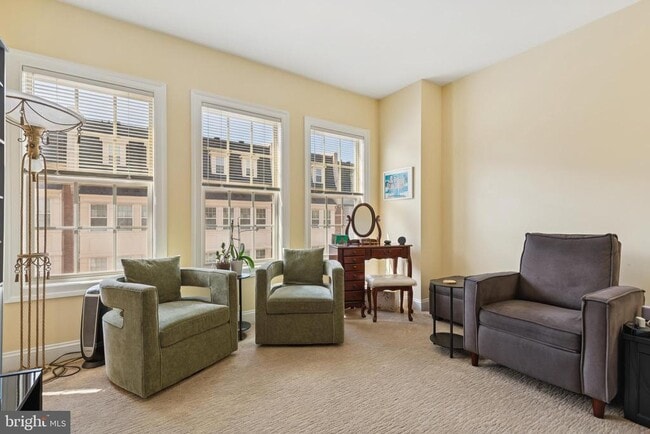 Building Photo - 724 Sentry Square