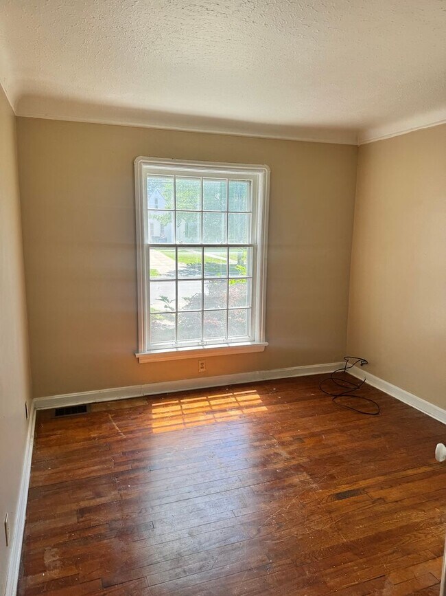 Building Photo - 3914 Brookside Blvd