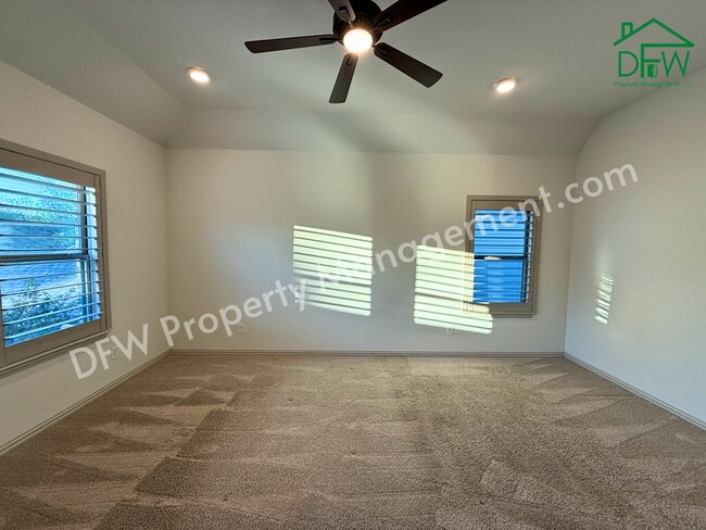 Building Photo - Spacious 3-Bedroom Townhome in Prime Arlington Location – Stylish, Modern, and Move-In Ready!