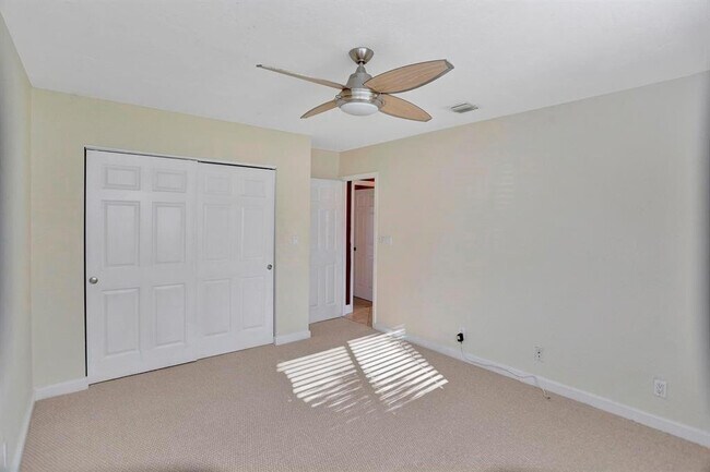 Building Photo - 1129 NW 7th Terrace