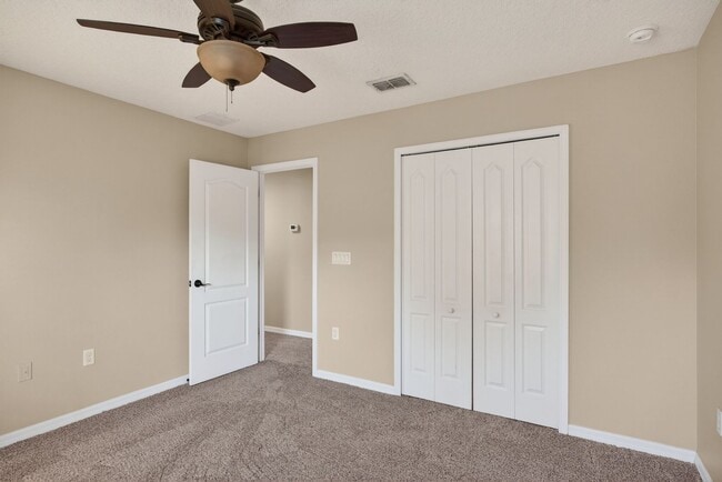 Building Photo - 104 Riachuelo Ln