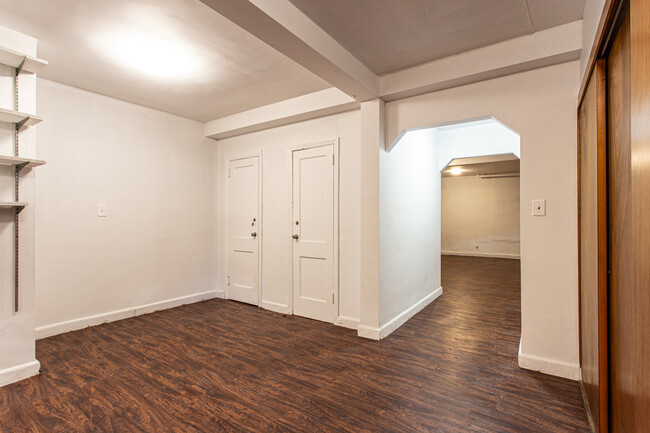 Building Photo - 88-14 65th Dr