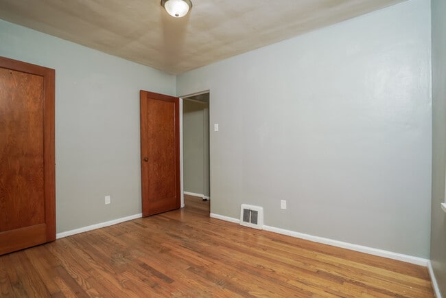 Building Photo - Fantastic 3bd/1ba home! Let yourself in!