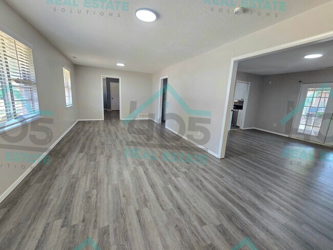 Building Photo - MWC Rental 3 Bed