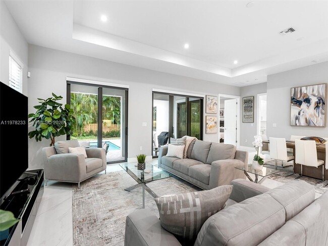 Building Photo - 1484 SW 32nd St