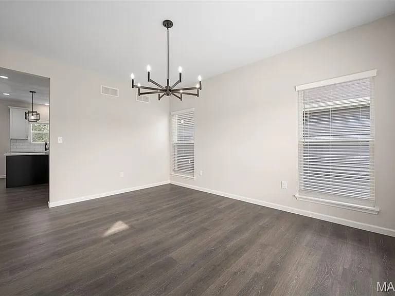 Building Photo - 3304 White Pine Dr