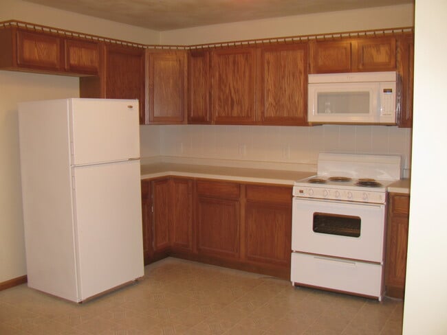 Building Photo - 2423 Parkfield Dr