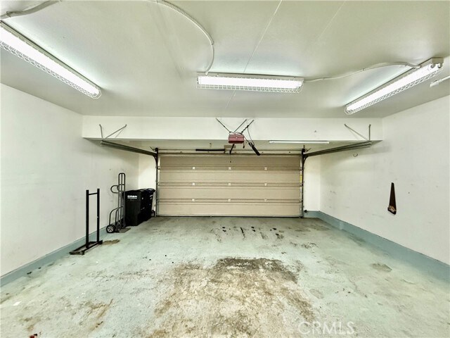 Building Photo - 30902 Club House Dr