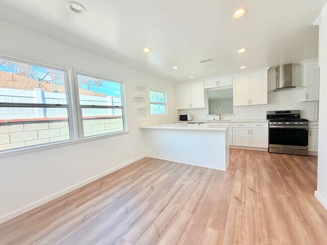 Building Photo - 4648 Adenmoor Ave