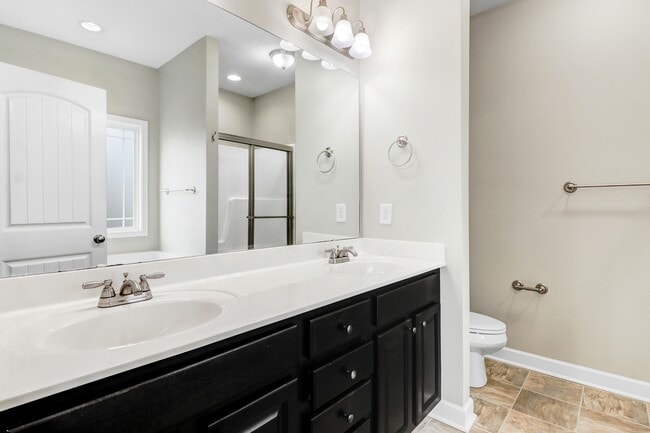 Building Photo - 228 Planters Ridge Dr