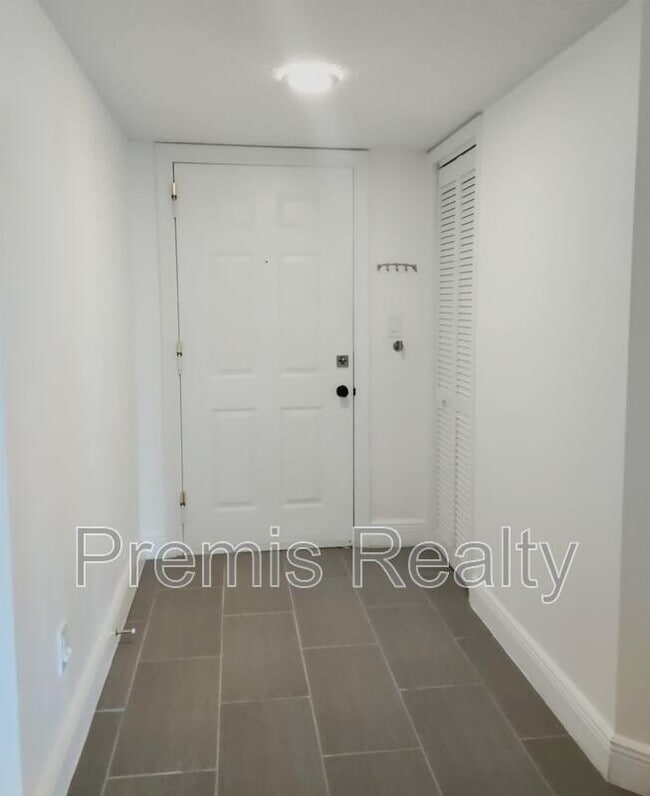 Building Photo - 14820 Rue De Bayonne
