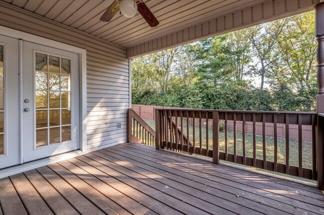 Building Photo - 129 Vintage Cir