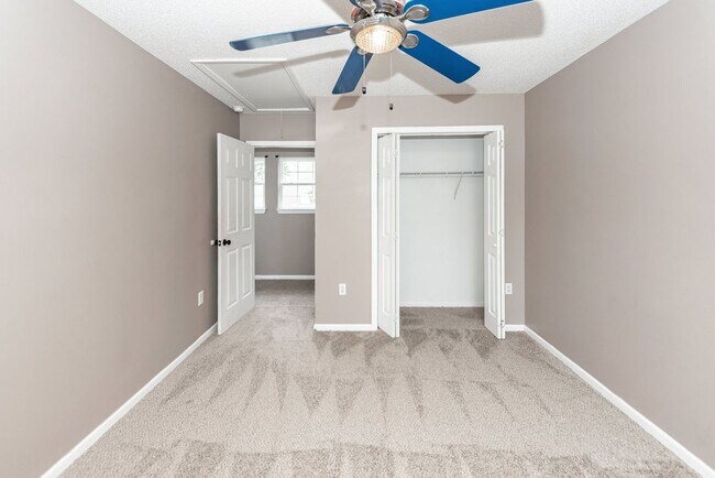 Building Photo - 5 Bedroom 2.5 Bath Home in St. James Estates - Goose Creek