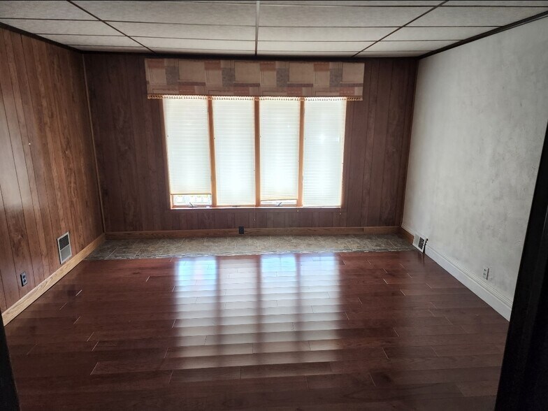 Building Photo - 53 Victory Ave