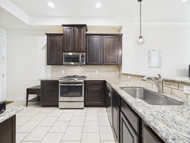 Building Photo - 22 Tassia Ln