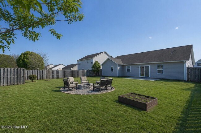 Building Photo - 355 Rose Bud Ln