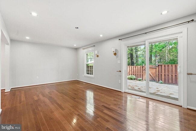 Building Photo - 7381 Jiri Woods Ct