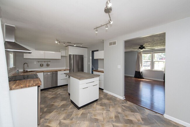Building Photo - 4286 Boyne Ct