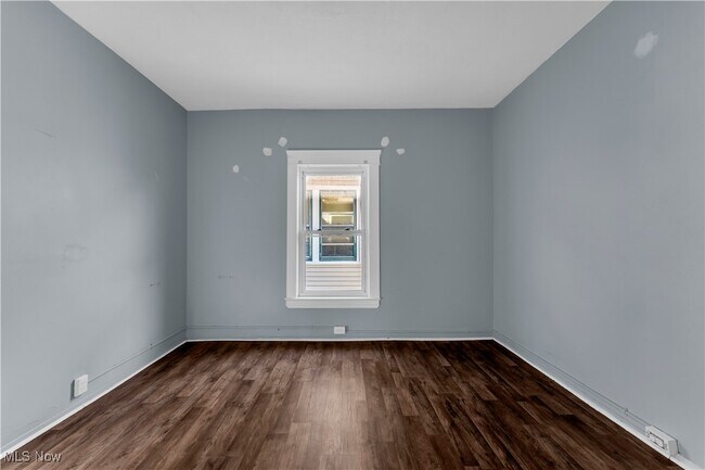 Building Photo - 1289 W 115th St