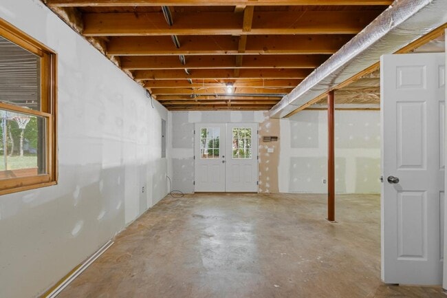 Building Photo - 215 Cameron Rd