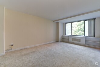 Building Photo - Charming & Spacious Studio at River Place ...