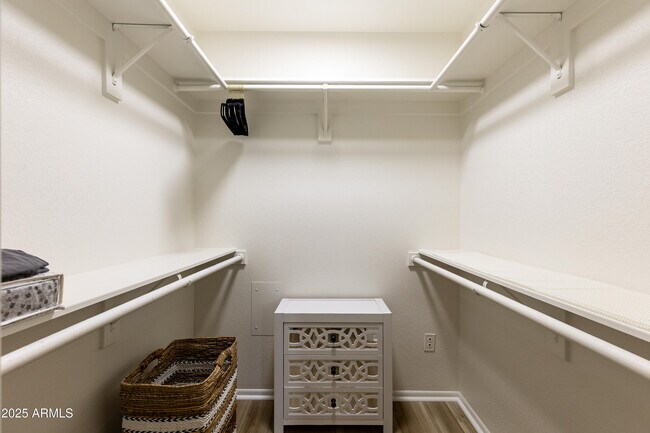 Building Photo - 12222 N Paradise Village Pkwy W