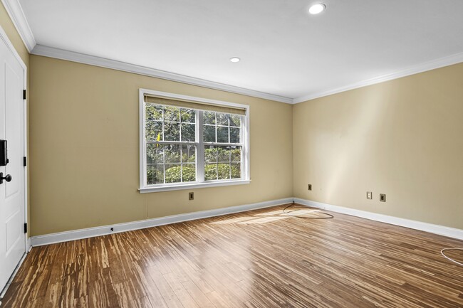 Building Photo - 1240 Fairmont Ave