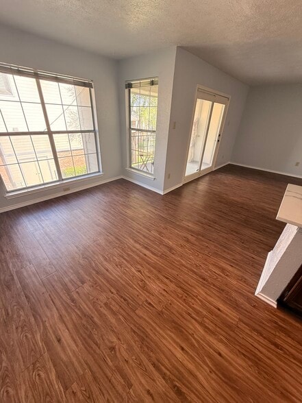 Building Photo - 2535 Wedglea Dr