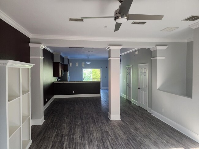 Building Photo - 3/2.5 Luxury Townhome in All Saints distri...