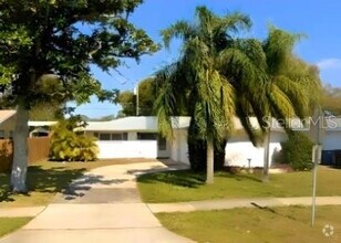 Building Photo - 1756 Greenlea Dr