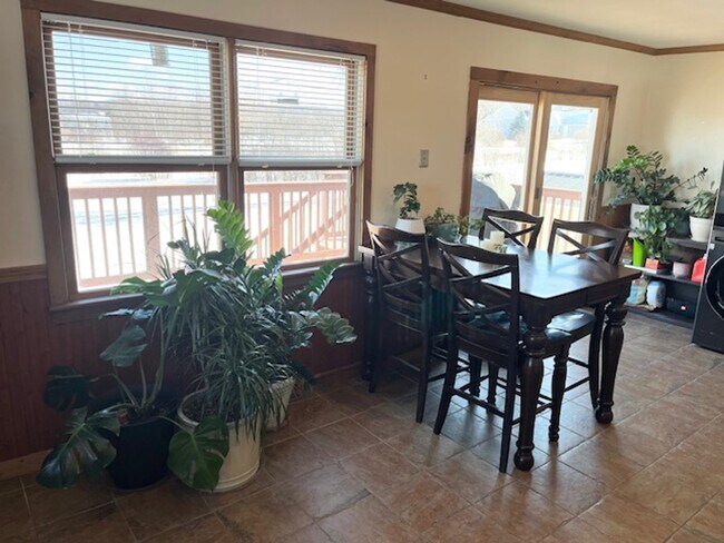 Building Photo - 3 Bedroom Home in South Burlington VT Available 5/1 or anytime in April!