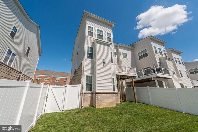 Building Photo - 22677 Flowing Spring Square