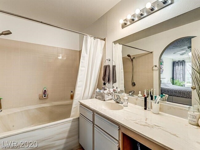 Building Photo - 2200 S Fort Apache Rd