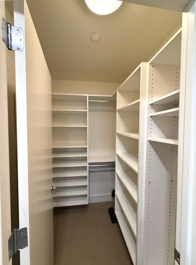 Building Photo - HUGE MODERN BRIGHT Potrero Hill Top Floor ...