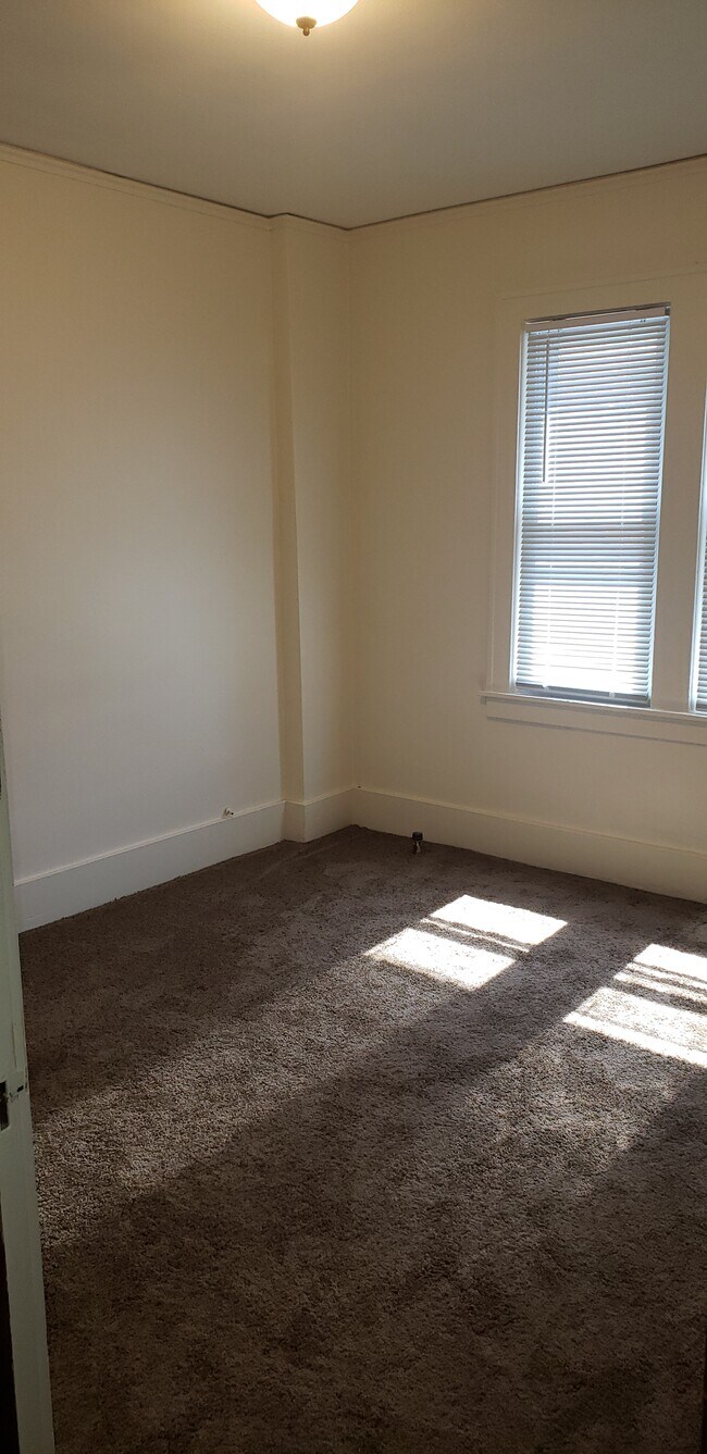 bedroom - 7651 Freda St