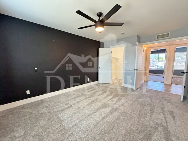 Building Photo - 2601 E Hopi Ave