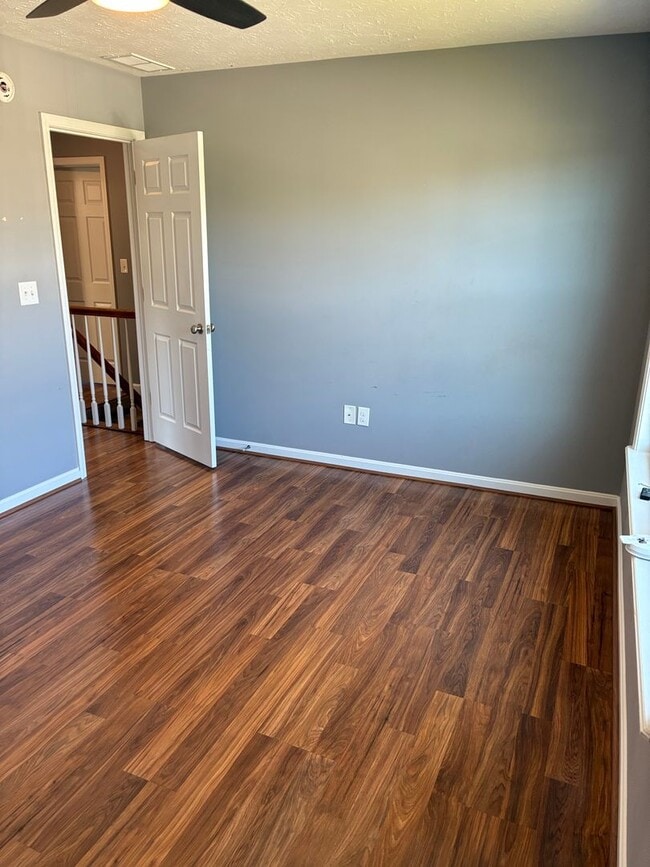 Building Photo - **ELIZABETHTOWN INDEPENDENT SCHOOL DISTRICT**