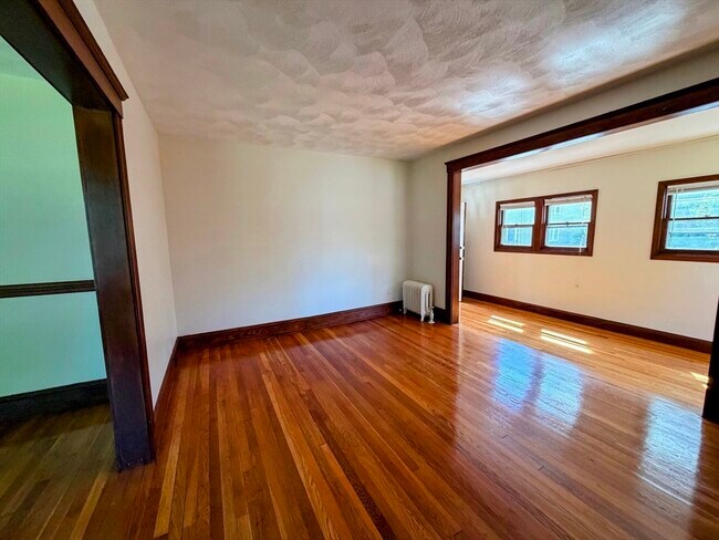 Building Photo - 75 Varnum St