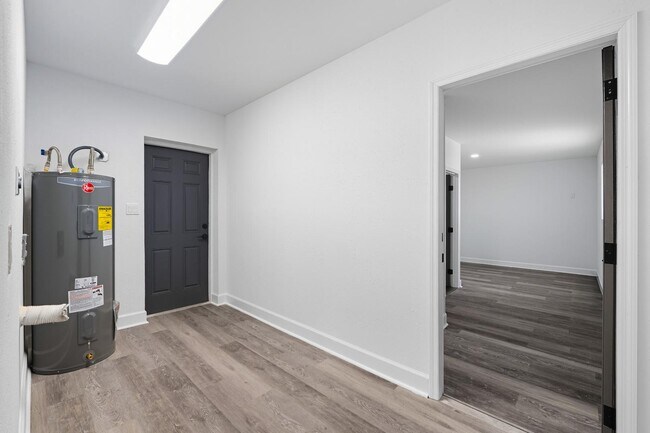 Building Photo - 2491 Coronado Way