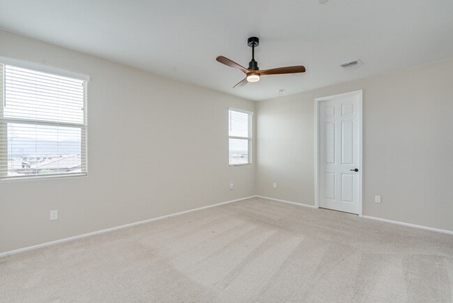 Building Photo - Stunning 2 Story with 4-Bedroom, 2.5-Bath ...
