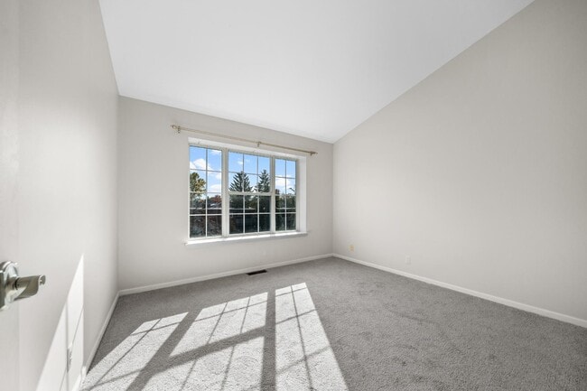 Building Photo - 222 Willis Ave