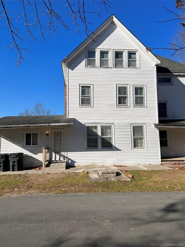 Building Photo - 955 NY-52