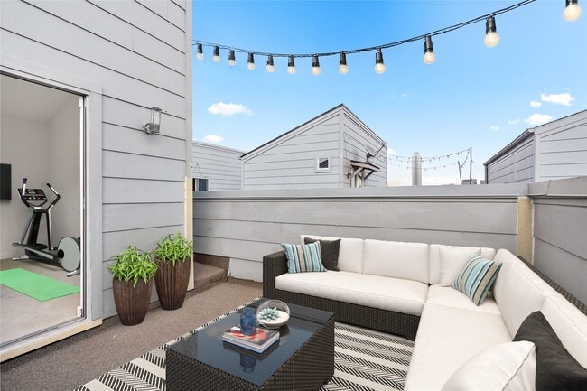 Building Photo - 5712 Winsome Ln