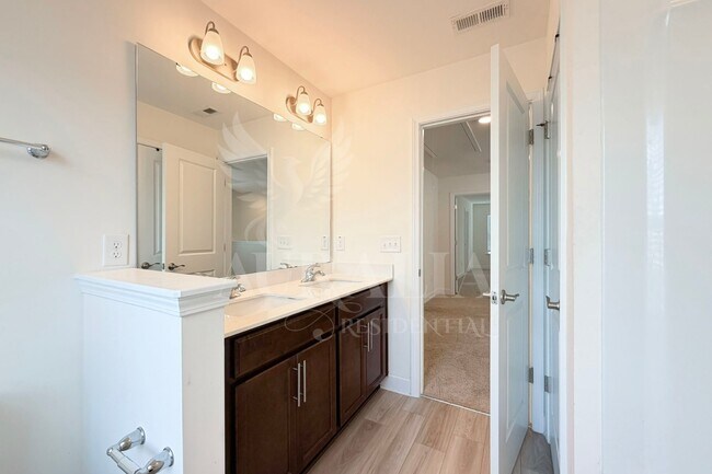 Building Photo - 563 Whitley Rdg Dr