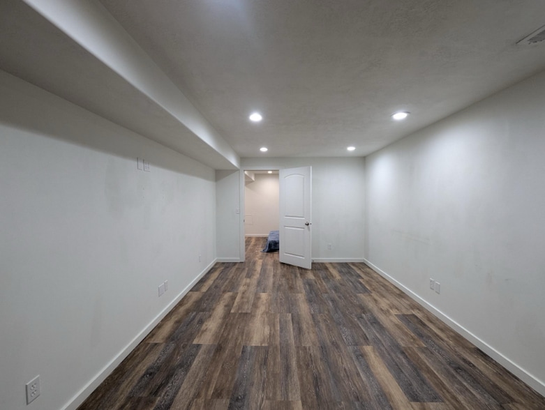 Building Photo - 1297 S 1050 W