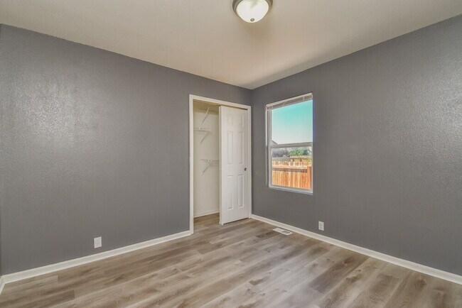 Building Photo - 7367 Glenburn Dr