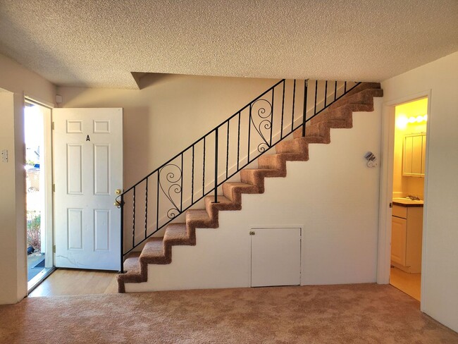 Building Photo - FG: 01010 E 35th